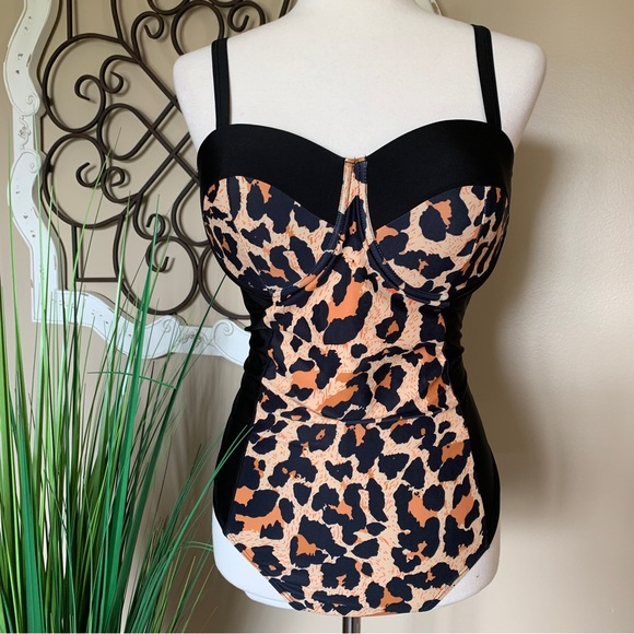 Other - Size 1X Animal Print One Piece Swimsuit with Underwire